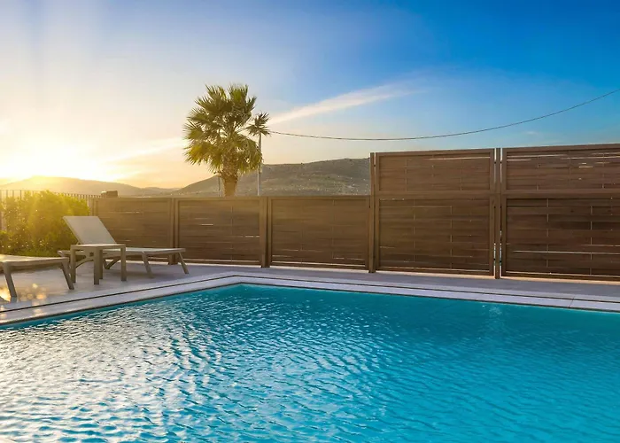 Kamelia 3 Χερσόνησος